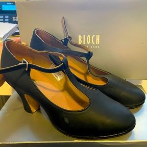 EUC BLOCH Black character shoe